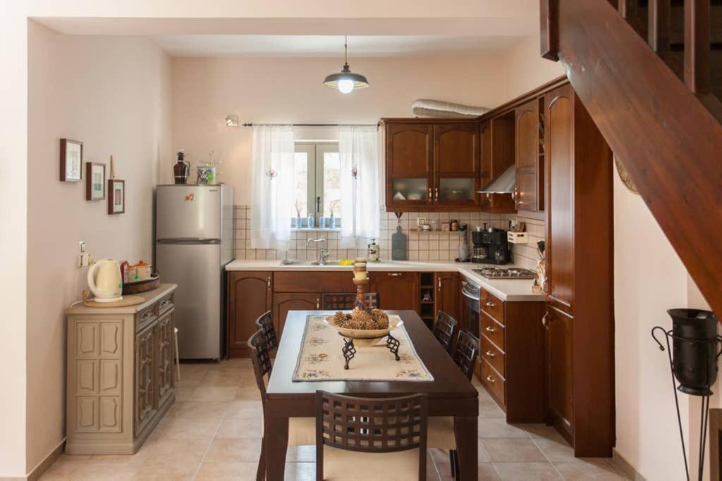 Nikolis Vacation House Vrisai Bagian luar foto