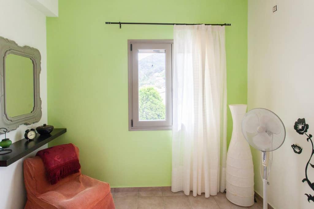 Nikolis Vacation House Vrisai Bagian luar foto