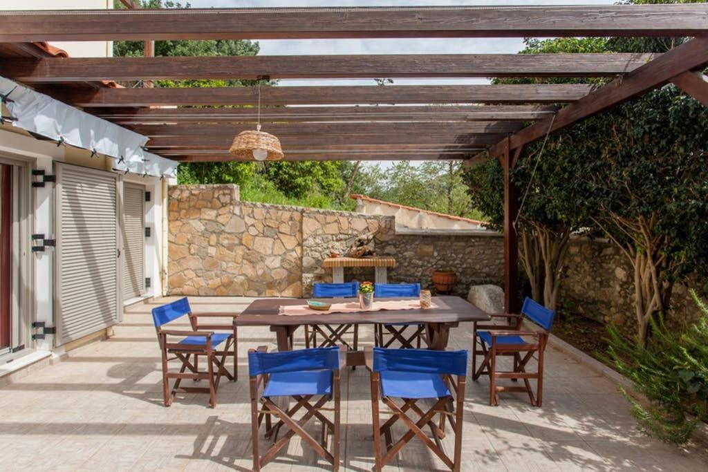 Nikolis Vacation House Vrisai Bagian luar foto
