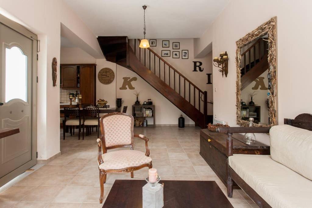 Nikolis Vacation House Vrisai Bagian luar foto