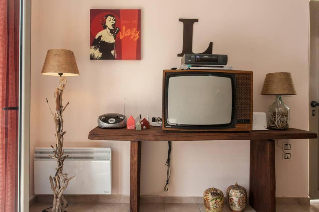 Nikolis Vacation House Vrisai Bagian luar foto