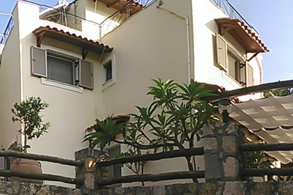 Nikolis Vacation House Vrisai Bagian luar foto